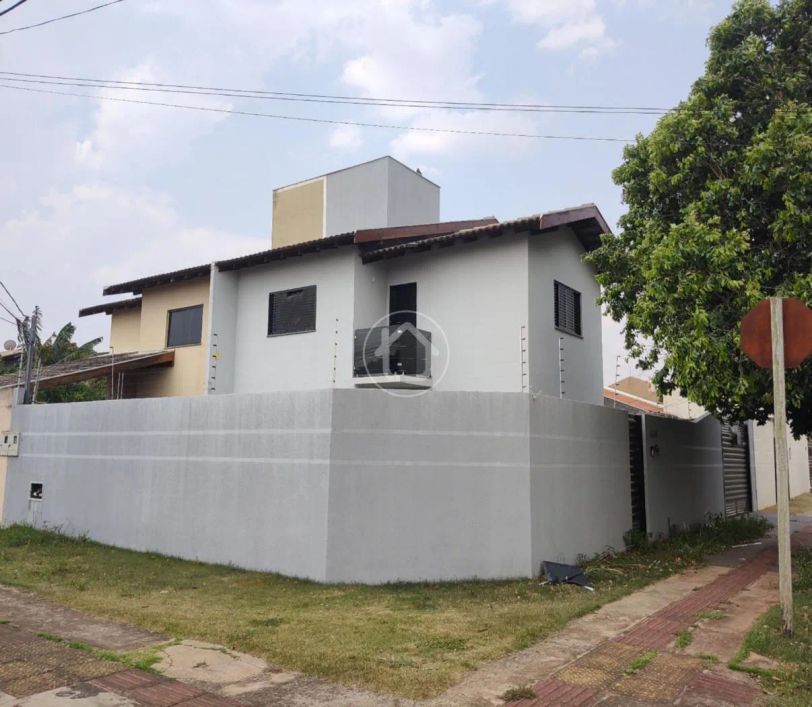 SOBRADO COM 3 DORMITORIOS NO JD PANAMA