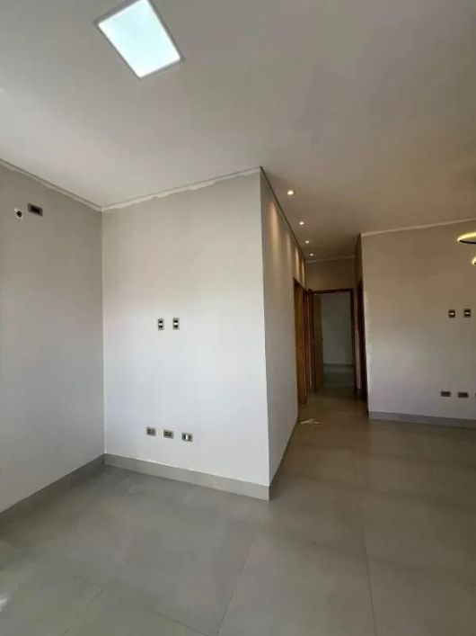 Casa térrea moderna e aconchegante em excelente localização!!