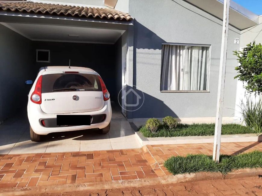 CASA COM SUÍTE EM CONDOMINIO