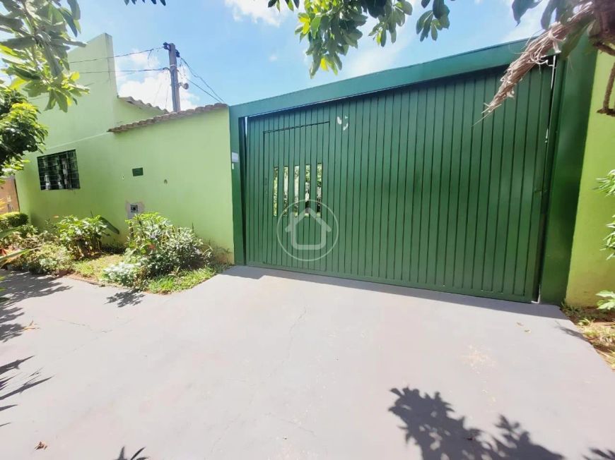 TERRENO AMPLO COM SUITE E SALA COMERCIAL
