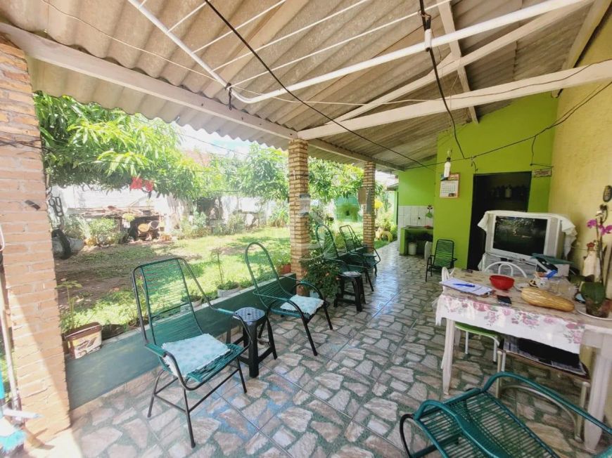 TERRENO AMPLO COM SUITE E SALA COMERCIAL