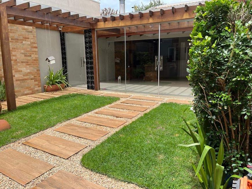 Sobrado à venda, 3 quartos, 4 vagas, Carandá Bosque - Campo Grande/MS