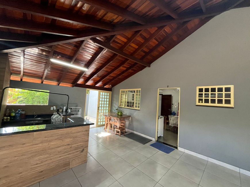 Charmosa casa a venda na região do Caranda Bosque- Campo Grande - MS