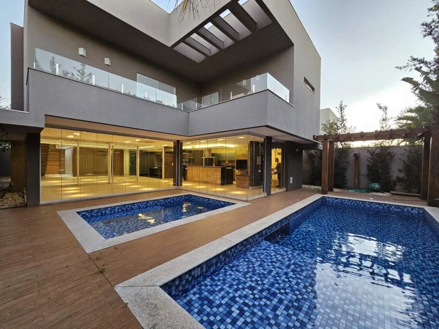 Sobrado - Condomínio à venda, 1 quarto, 4 suítes, 4 vagas, Residencial Damha - Campo Grande/MS