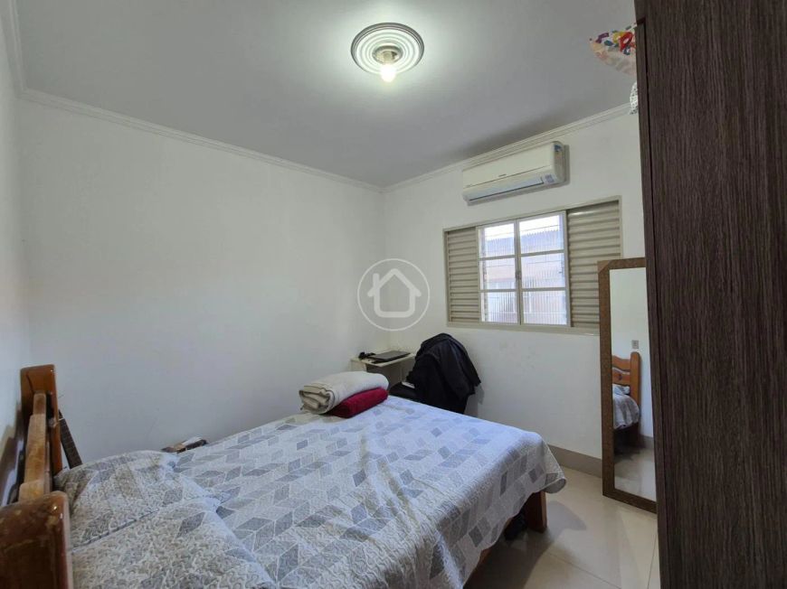CASA COM 3 DORMITÓRIOS REGIÃO DO COLEGIO MILITAR
