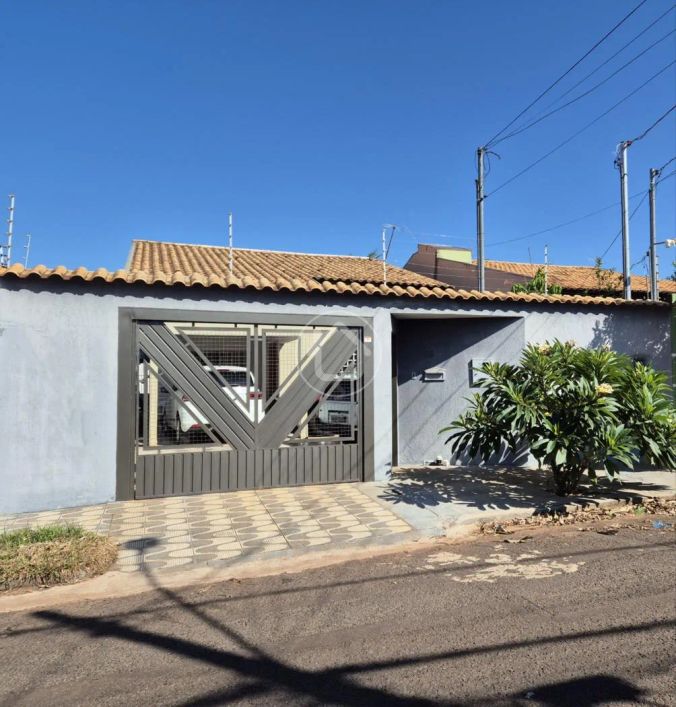 CASA COM 3 DORMITÓRIOS REGIÃO DO COLEGIO MILITAR