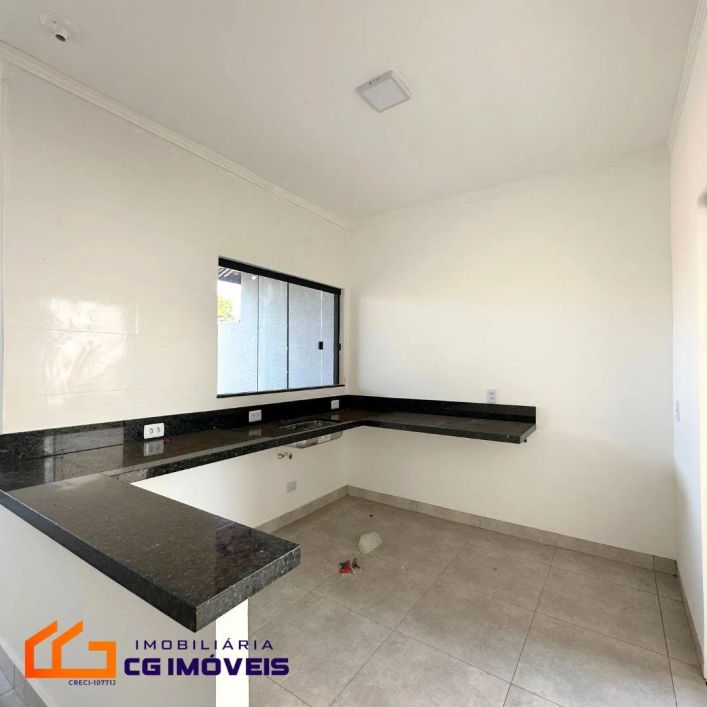 CASA COM EXCELENTE LOCALIZAÇÃO