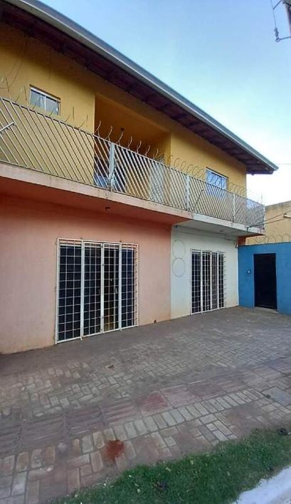 SOBRADO PRÓXIMO AO CENTRO