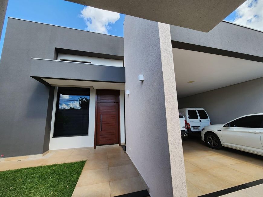 Sobrado Inovador com Planejados e 3 Quartos - Bairro Amambaí