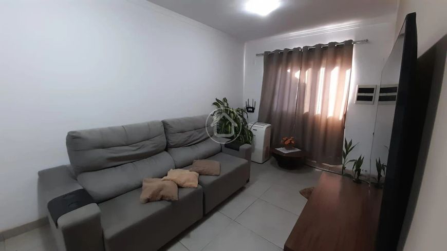 CASA COM 02 DORMITÓRIOS EM CONDOMINIO