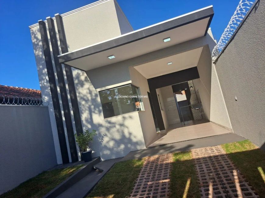 Bem próximo ao colégio Militar, linda casa!