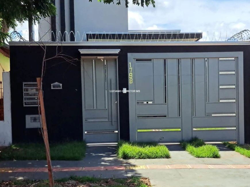 Bem próximo ao colégio Militar, linda casa!