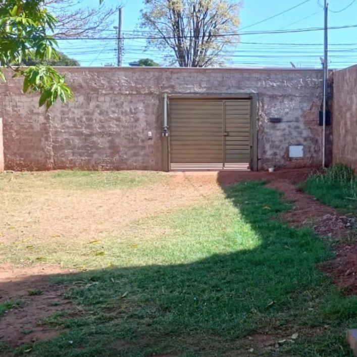 Casa a venda com 3 quartos sendo 2 aptos, na avenida Gualter Barbosa no Nova Lima em Campo Grande MS
