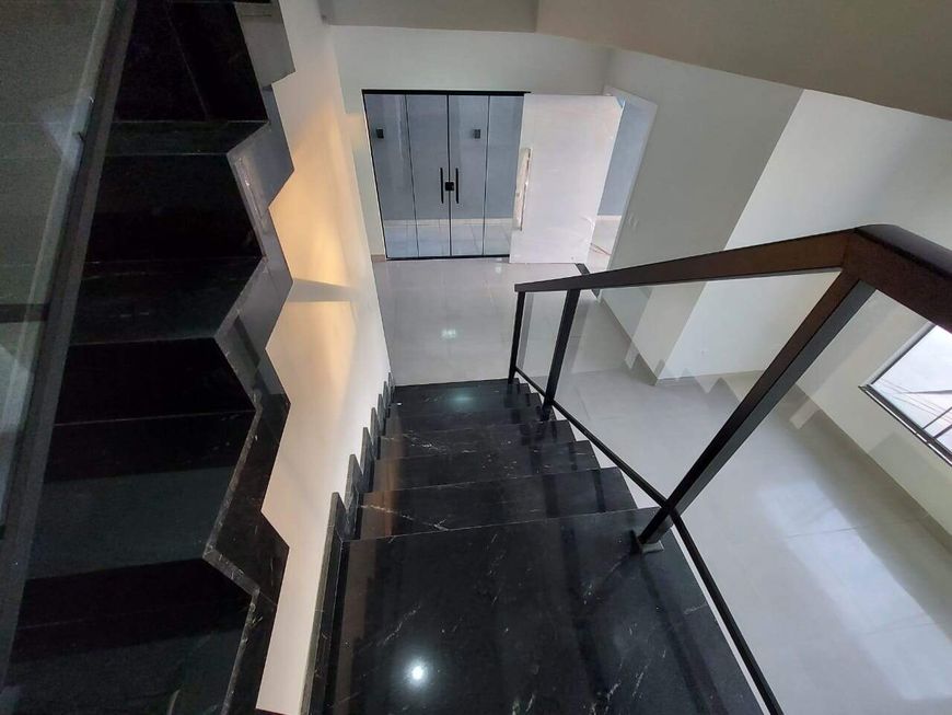 Sobrado à venda, 3 quartos, Coronel Antonino - Campo Grande/MS