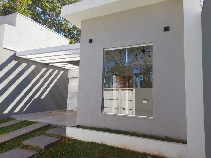 Imóvel com 03 quartos, em bairro tranquilo de excelente localização.