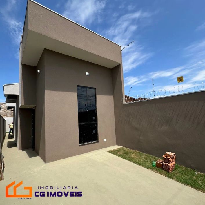 Casa á venda com 3 quartos sendo 1 suíte no Parque Iguatemi em Campo Grande - MS