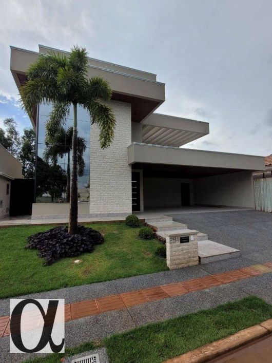 SOBRADO IMPONENTE COM 4 SUÍTES