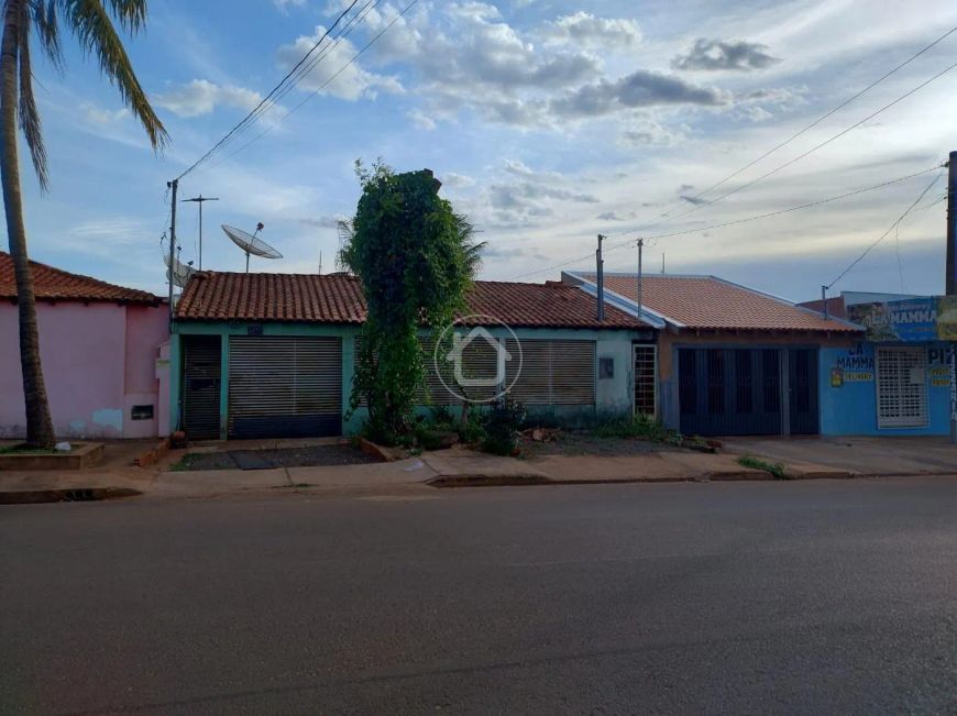 IMOVEL COM TERRENO AMPLO IDEAL PARA COMERCIO