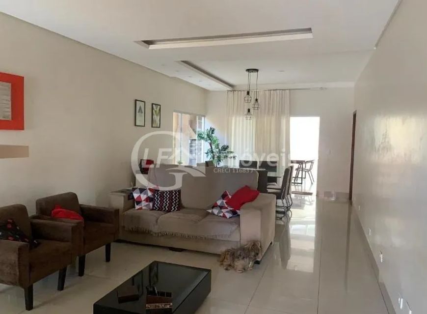 Imperdível Casa à Venda em Campo Grande-MS, Bairro Sobrinho: 3 Quartos, 1 Suíte, 2 Salas, 2 Banheiro