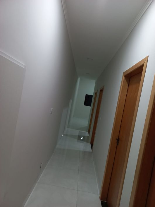 CASA NOVA COM FINO ACABAMENTO NO BAIRRO PARQUE DOS LARANJAIS