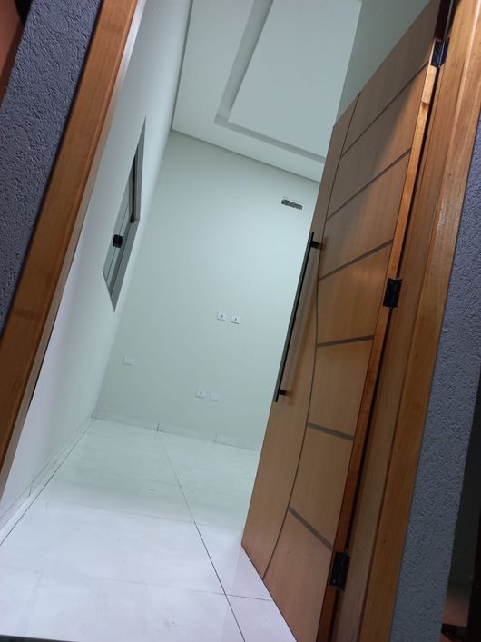 CASA NOVA COM FINO ACABAMENTO NO BAIRRO PARQUE DOS LARANJAIS