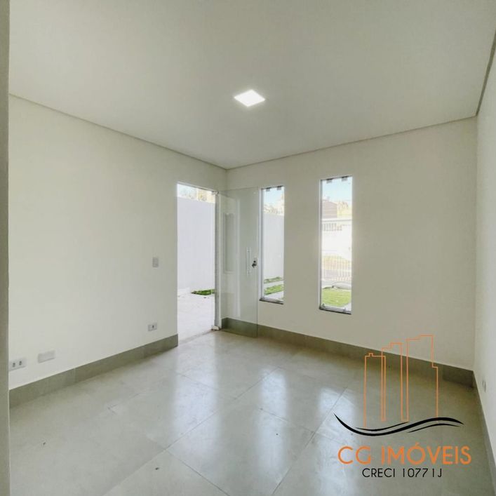 Casa á venda com 2 quartos sendo 1 suíte, ótimo espaço como terreno no Jardim Montevidéu em CG - MS