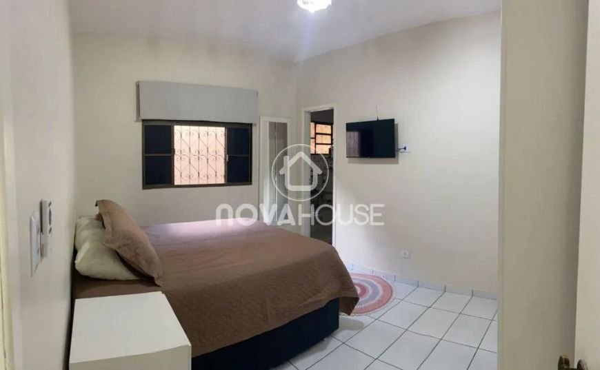 CASA COM 3 DORMITÓRIOS BEM LOCALIZADA