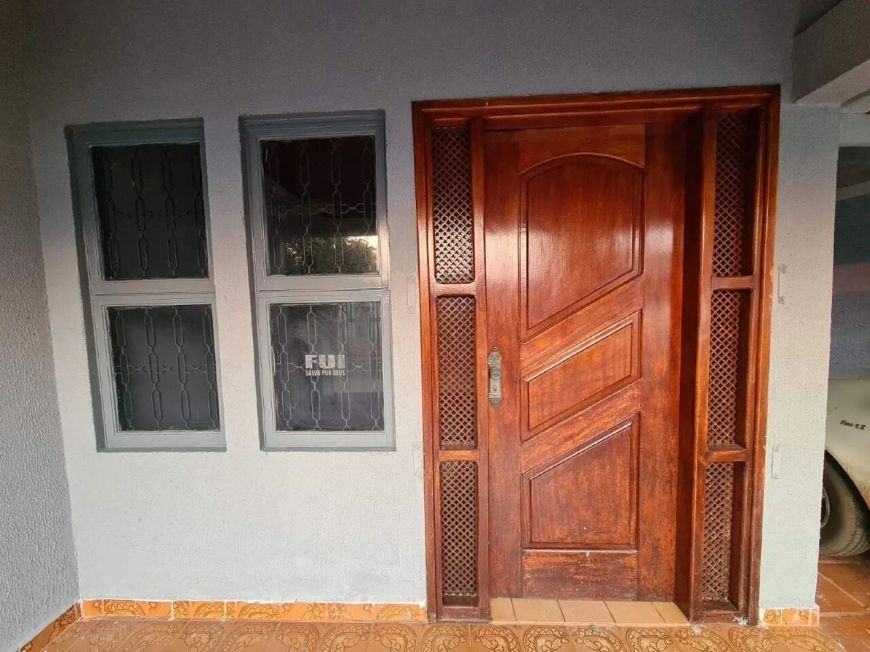Excelente casa térrea com quintal amplo para relaxar, cultivar e viver!!!