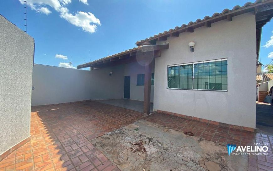 Casa AMPLA/terreno inteiro