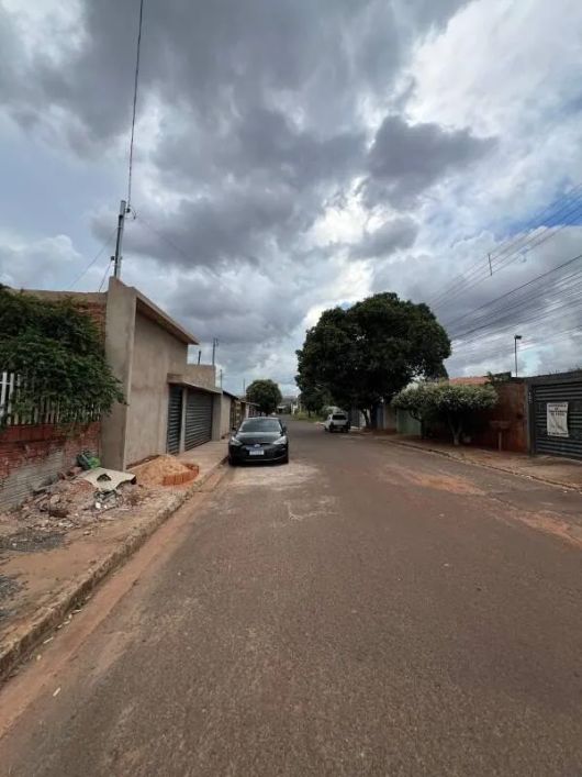Casa térrea a 1 quadra da Avenida Guaicurus