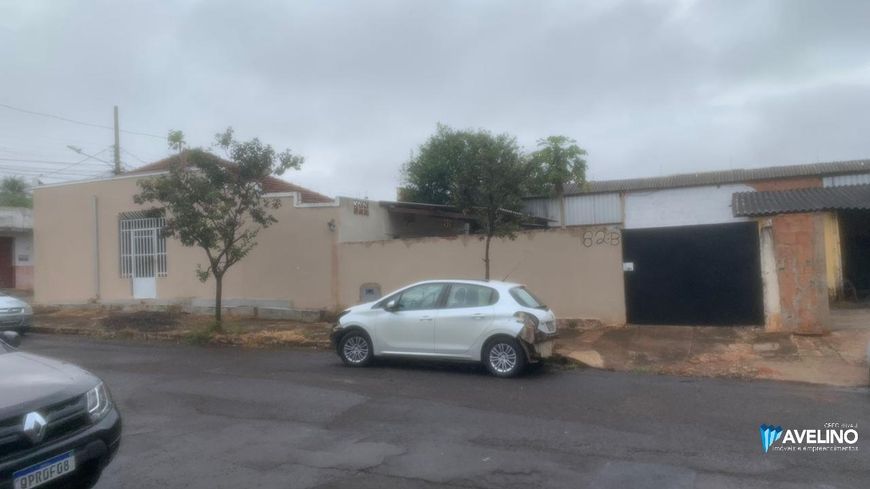 Excelente oportunidade no centro de Campo Grande. Terreno de esquina