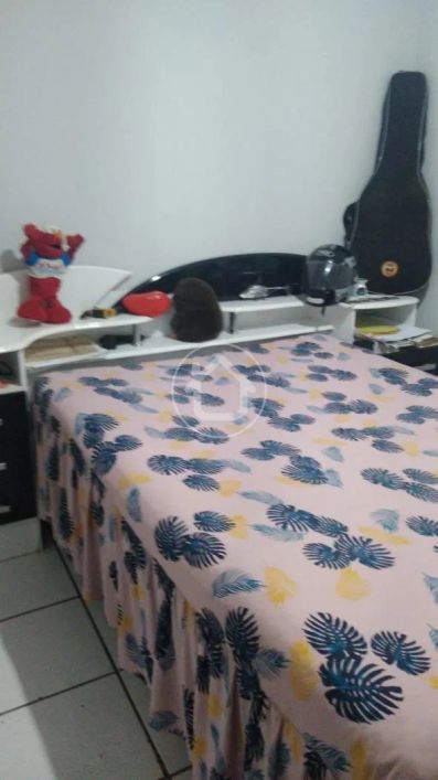 CASA COM AMPLO TERRENO LIVRE