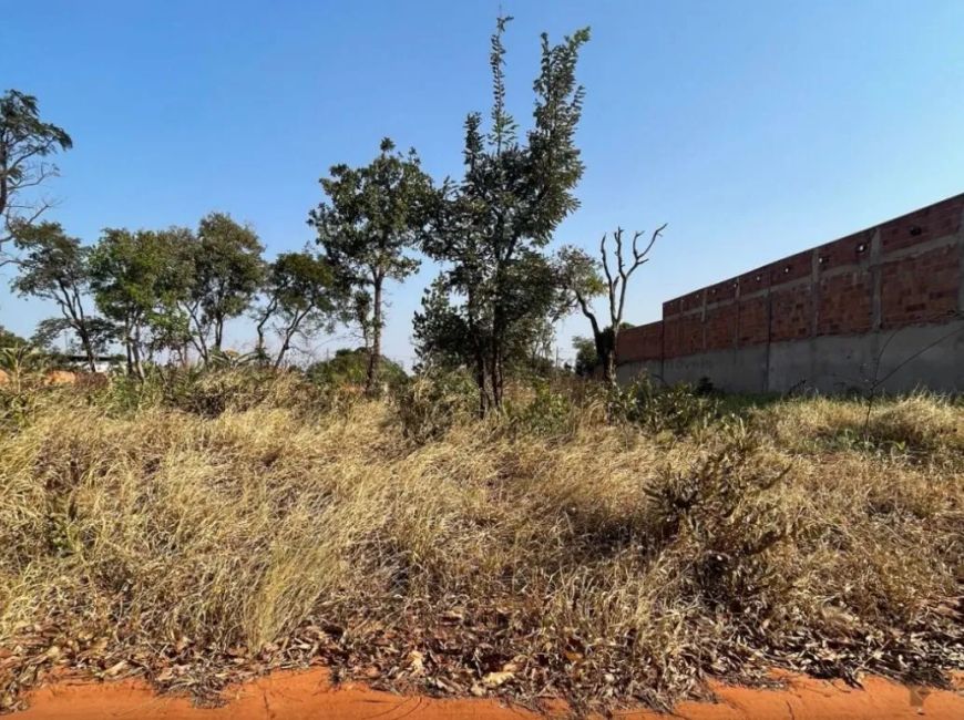 Descrição para Venda de Terreno de 360m² em Bairro de Alto Padrão
