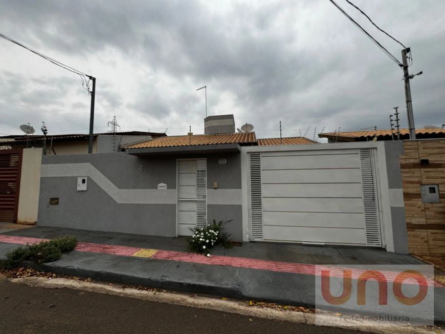 Casa Reformada com Piscina e Churrasqueira na Vila Manoel