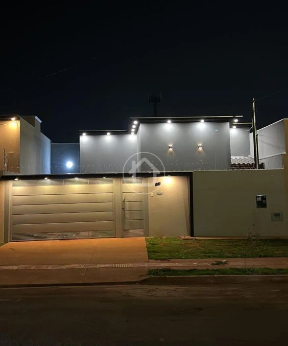 CASA COM 3 DORMITORIOS VILA NASSER