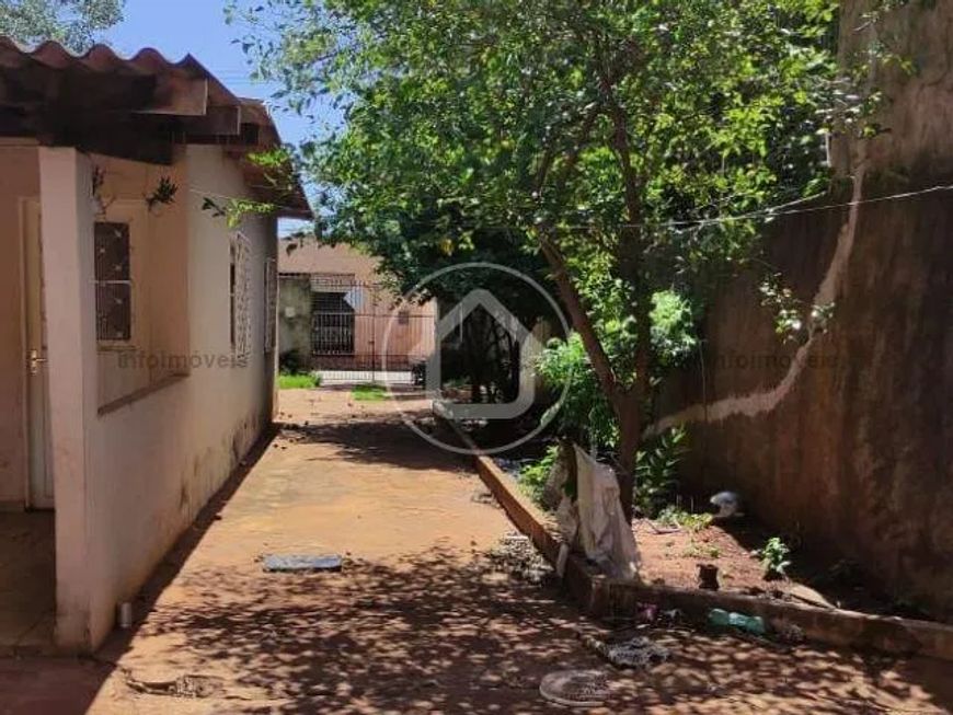 TERRENO AMPLO COM CASA