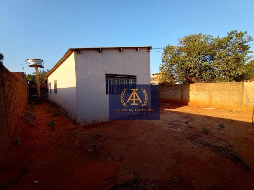 TERRENO INTEIRO COM CASA 3 PEÇAS