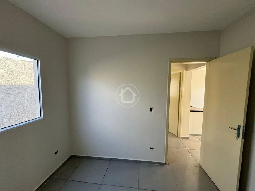 CASA COM 02 DORMITÓRIOS