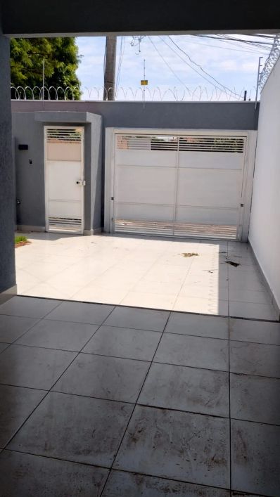 Casa com 2 quartos, suite e closet