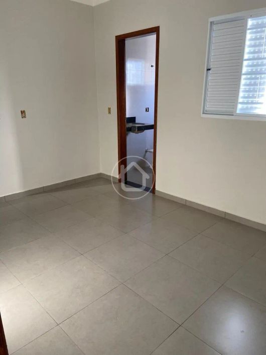 CASA NOVA COM 2 DORMITORIOS