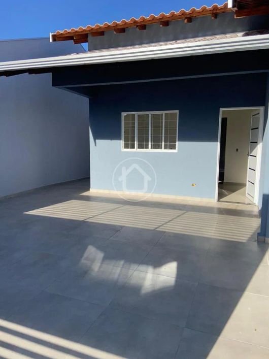 CASA NOVA COM 2 DORMITORIOS