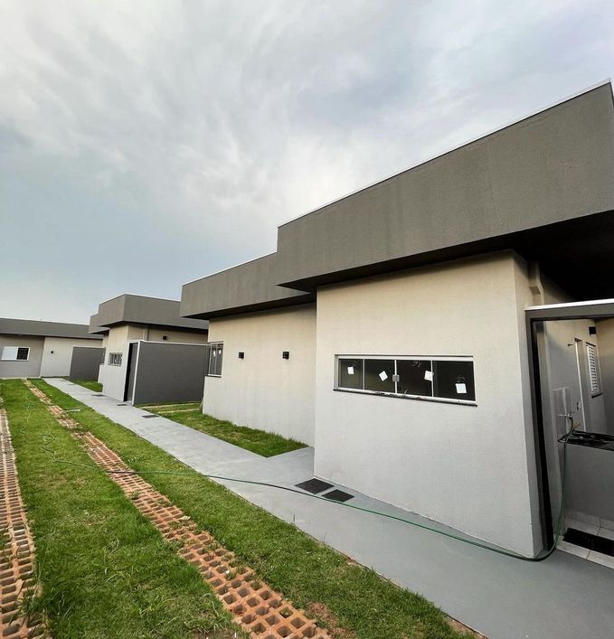Casa de condomínio com 3 unidades Jd Batistao