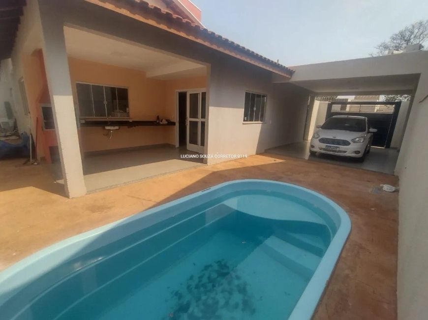 Sobrado Alto Padrão com piscina e 3 suítes