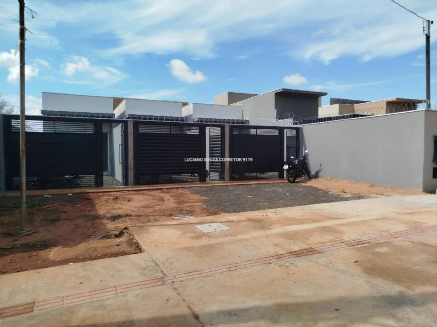 Casa nova com 02 quartos