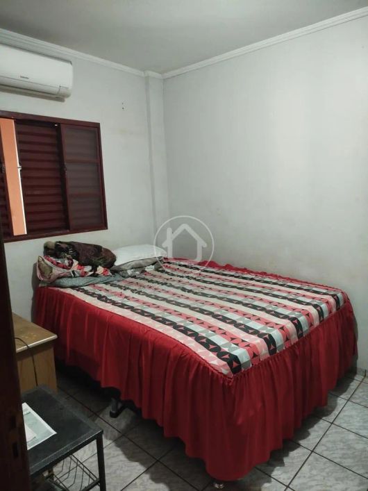 CASA 3 DORMITORIOS