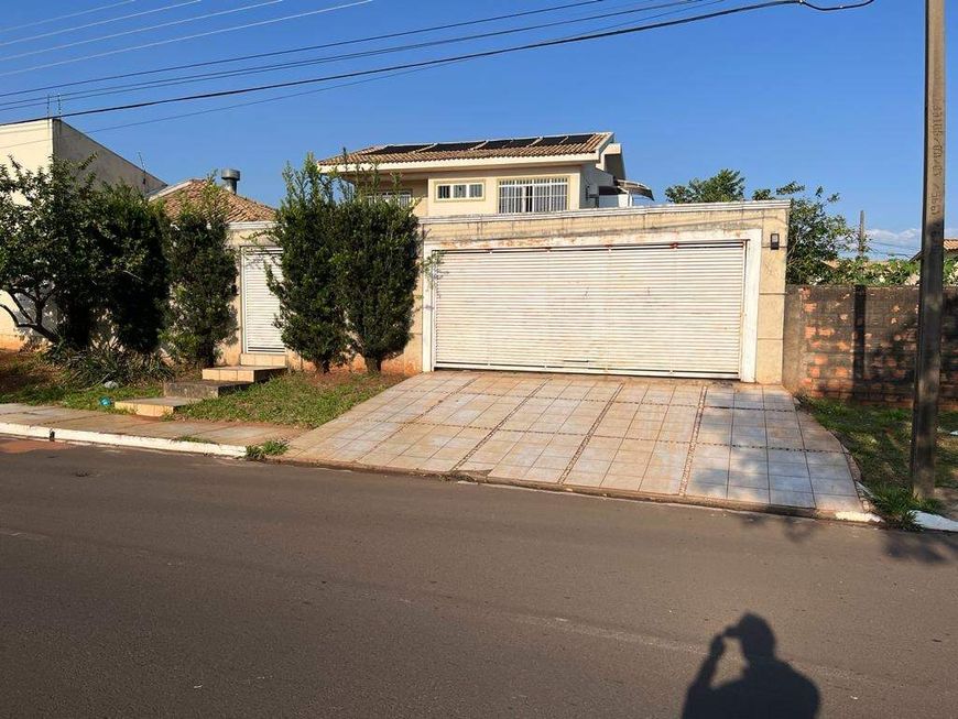 Sobrado à venda, 3 quartos, 5 vagas, Carandá Bosque - Campo Grande/MS