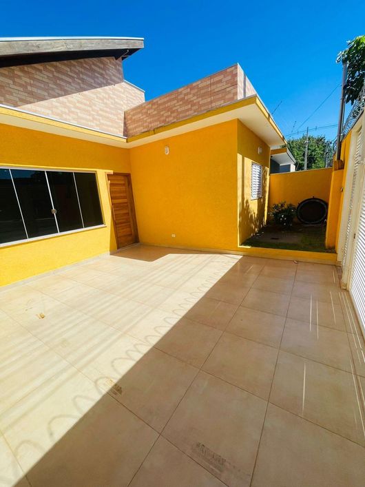 Bairro Sírio Libanês. Casa com 3 quartos e espaço gourmet