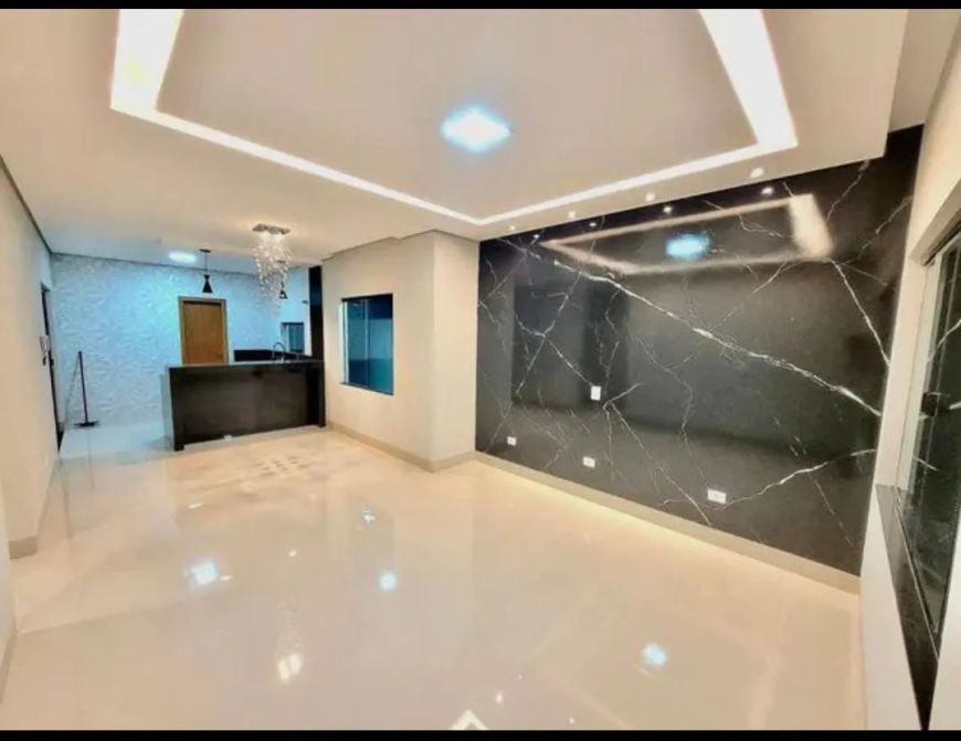 Lindíssima Casa Térrea nova a venda com fachada imponente no bairro Panorama.