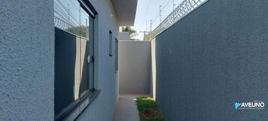 Linda casa no bairro tijuca com 75 m2 de área constrita e 150 m2 de área útil. Acabamento primeira l