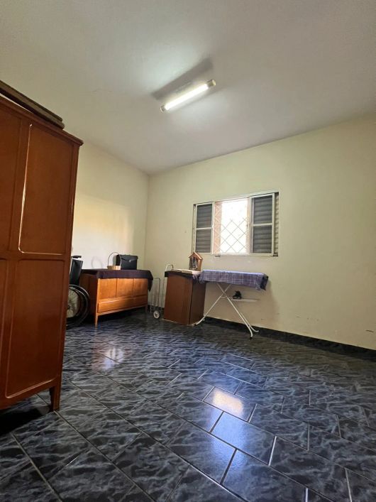CASA AMPLA NO CORONEL ANTONINO